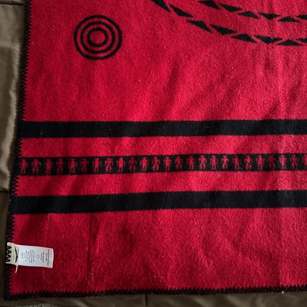 Pendleton Ikanum Blanket Confederated Tribes Grand Ronde Wool Red Black USA Made